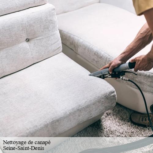 Les secrets d'un nettoyage efficace de canapé par Nettoyage Habitat