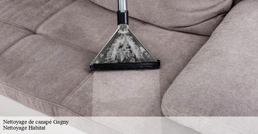 Les meilleures techniques pour enlever les taches sur votre canapé