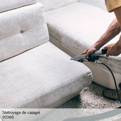Nettoyage de canapé : astuces pour un sofa comme neuf à Pierrefitte Sur Seine